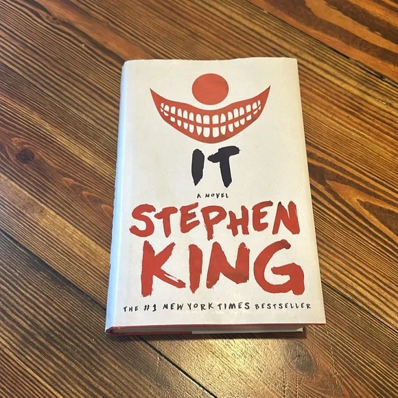 NWT Stephen King ‘It’ Novel - Picture 1 of 8